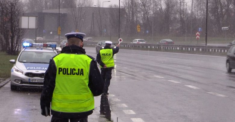 Na drogach świąteczne pustki, ale policji mnóstwo! Yanosik ostrzega non stop!