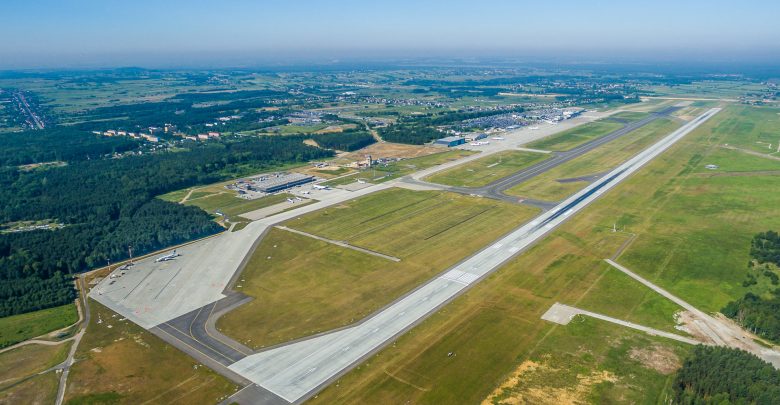 Nowa droga startowa w Pyrzowicach ma już 3 lata. To ona odmieniła Katowice Airport (fot.autor Marek Barciewicz)
