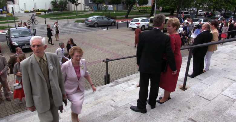 Katowice: Prawie 1000 par świętowało jubileusze małżeńskie w katedrze Chrystusa Króla