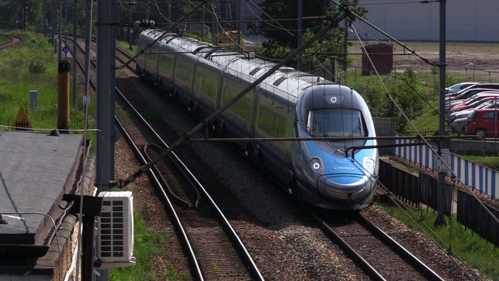 Śmiertelny wypadek w Katowicach-Piotrowicach. 26-latka z Żywca zginęła potrącona przez Pendolino
