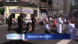 Procesja Bożego Ciała przeszła ulicami Katowic. Abp Skworc: Jako Kościół jesteśmy z Eucharystii i dla Eucharystii
