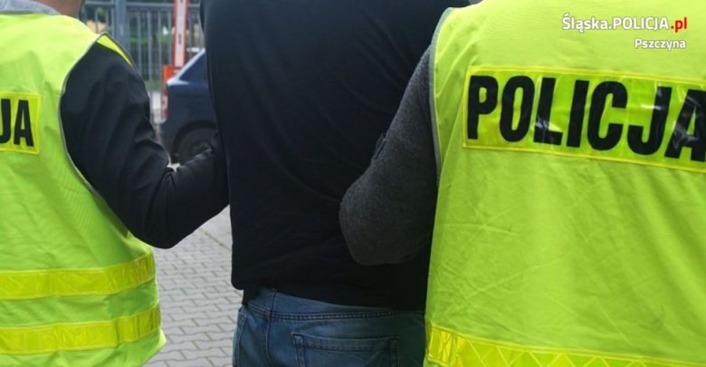 Śląskie: Księża zadzwonili po policję. Na mundurowych czekał furiat z "tulipanem"! (fot.policja)