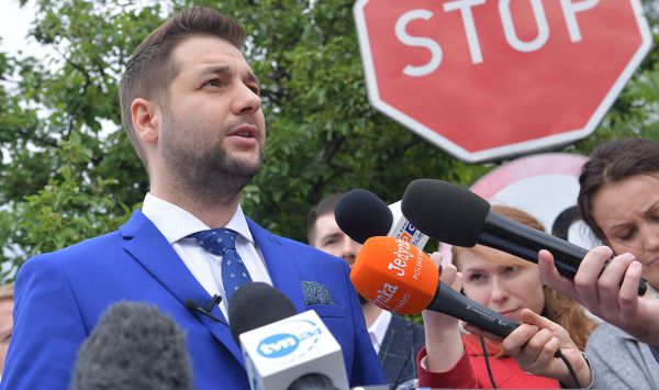 Jaki: Oddałem całą swoją nagrodę, niech teraz to samo zrobią politycy PO (fot.TVP Info)