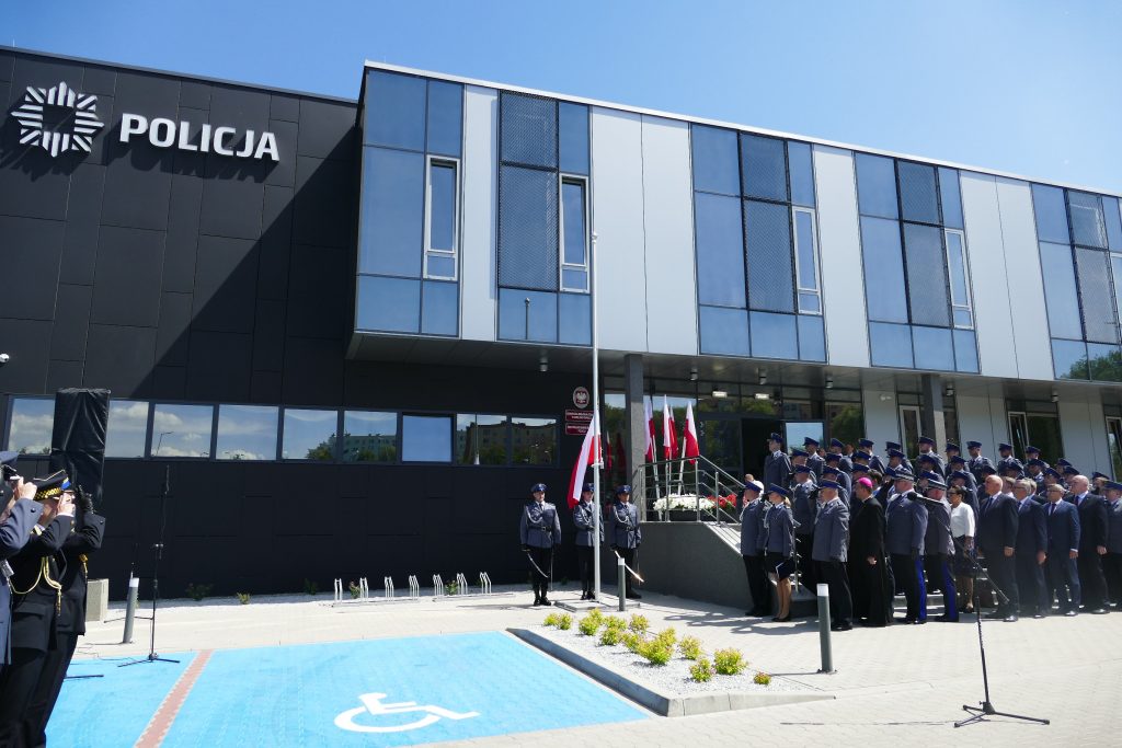 Nowa komenda policji w Bielsku-Białej. Policjanci nareszcie mają komfortowe warunki! (fot.Śląski Urząd Wojewódzki)