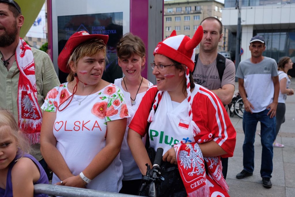 Biało-czerwoni grają w Moskwie z Senegalem, a tysiące kibiców trzyma za nich kciuki w katowickiej strefie kibica (Paweł Jędrusik)