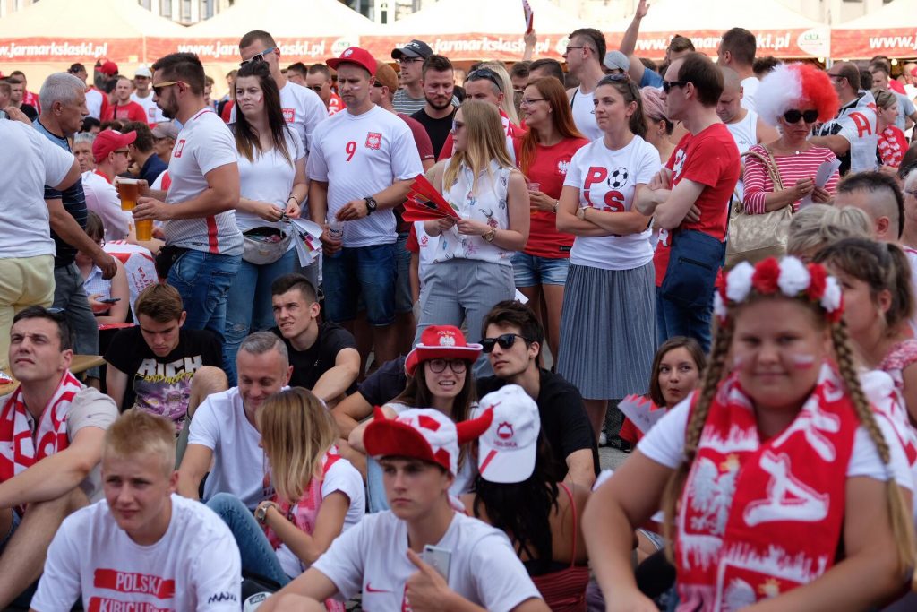 Ogromne tłumy w Katowicach! Pod Skarbkiem strefa kibica pęka w szwach! Zaczyna się transmisja z meczu Polska-Senegal (fot.Paweł Jędrusik)
