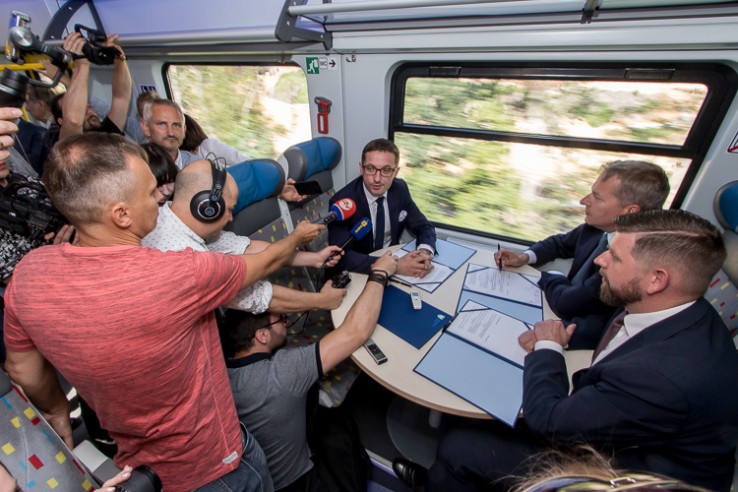 Będzie więcej pociągów na linii Rybnik-Wodzisław Śląski. Ruszą na trasę już 10 czerwca! (fot.slaskie.pl)