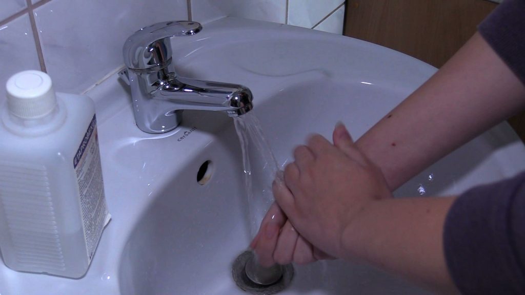 Na powikłania po żółtaczce typu A najbardziej narażone są dzieci i osoby z chorą wątrobą. Kiedy żółtaczka doprowadzi do ciężkiego zapalenia wątroby- może zakończyć się zgonem