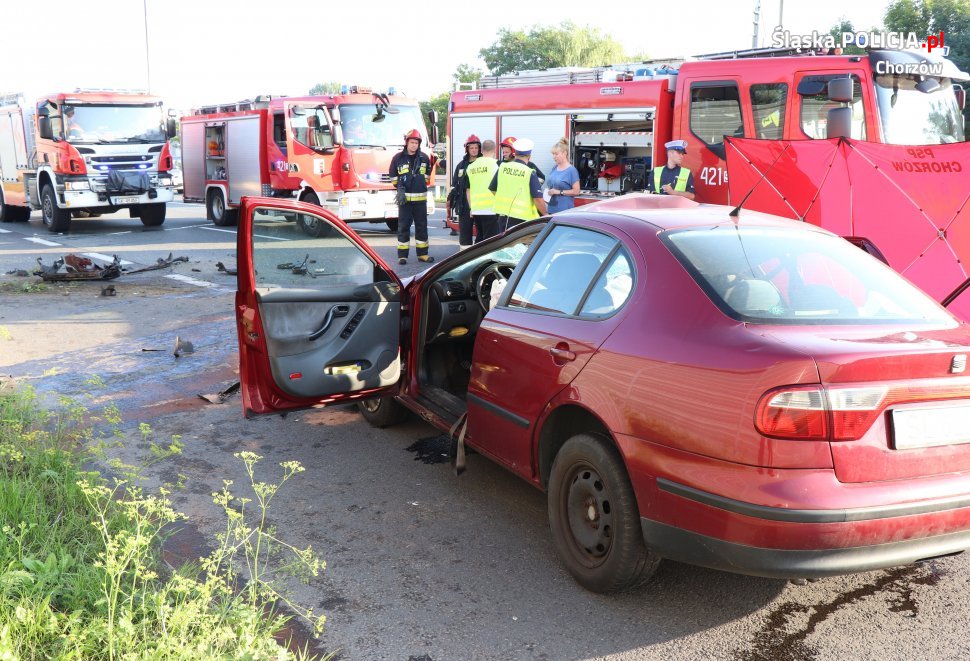 Śmiertelny wypadek na DTŚ w Chorzowie. We wtorek, 31 lipca na Drogowej Trasie Średnicowej samochód wjechał w barierę dźwiękochłonną(KMP Chorzów)