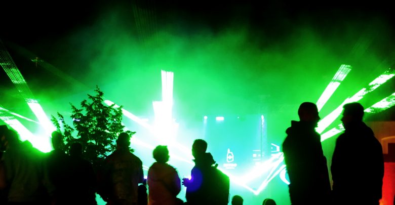 Zamek w Raciborzu głośny i kolorowy. Trwa Intro Festiwal 2018 (fot.Łukasz Kądziołka)