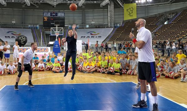 Rusza Marcin Gortat Camp. W kosza zagrał nawet prezydent Duda (fot.TVP)