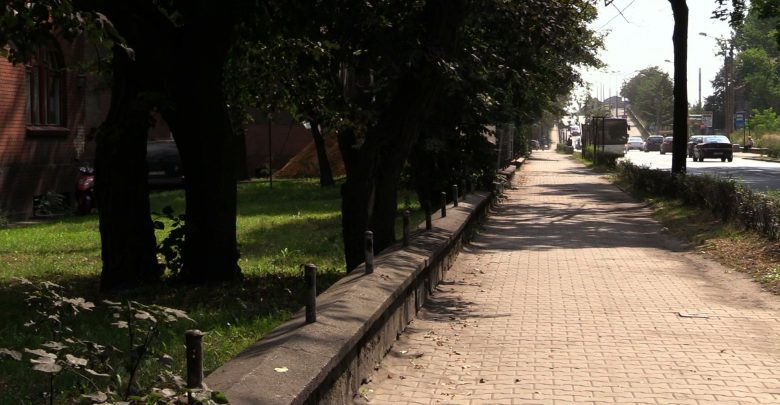 Niepełnosprawny umysłowo i ruchowo 17-latek porzucony przez matkę w Bytomiu