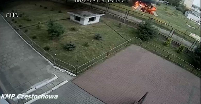Pożar na placu zabaw w Częstochowie! Ktoś podłożył ogień tam, gdzie bawiły się dzieci?