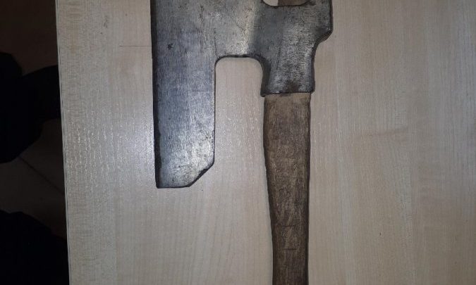 Biegał po mieście z toporkiem w ręku i straszył ludzi (fot.Policja Podkarpacka)