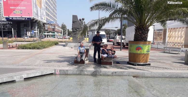 Katowice: Fontanny nie służą do kąpieli, ale czy wszyscy o tym wiedzą? (fot.KMP Katowice)