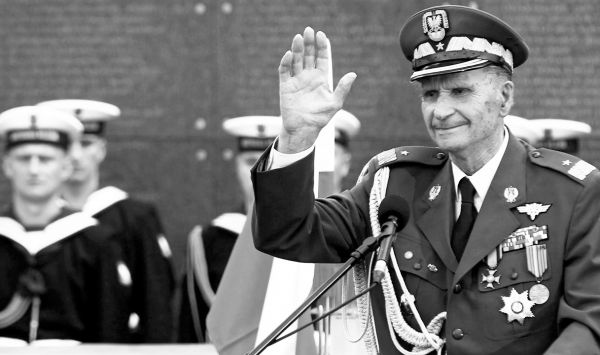 Zmarł generał Zbigniew Ścibor-Rylski. Był najstarszym żyjącym powstańcem warszawskim (fot.TVP Info)