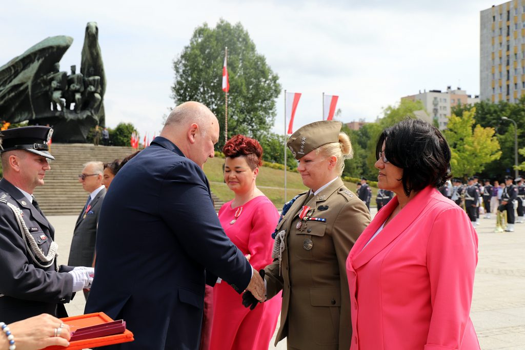 Z okazji przypadającego 15 sierpnia Święta Wojska Polskiego w Katowicach odbyły się dzisiaj (15.08) wojewódzkie obchody tego święta.fot.ŚUW