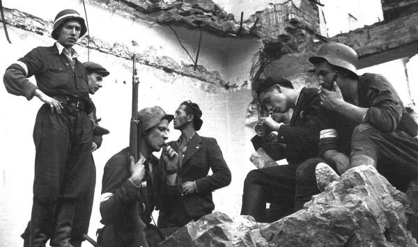 1 sierpnia to 74. rocznica wybuchu Powstania Warszawskiego. Powstania różnie postrzeganego przez historyków, ale i przez jego uczestników (fot.TVP Info)