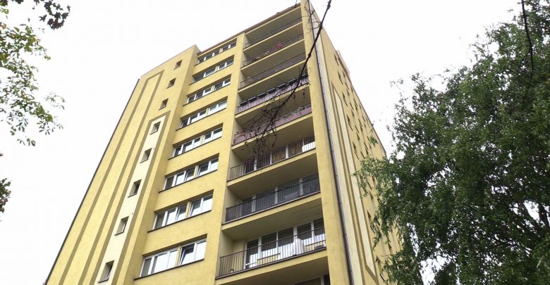 Potrącił kobietę samochodem, po czym wszedł na 10 piętro bloku i skoczył? Są nowe wątki w sprawie tajemniczego samobójstwa kierowcy w Rybniku!