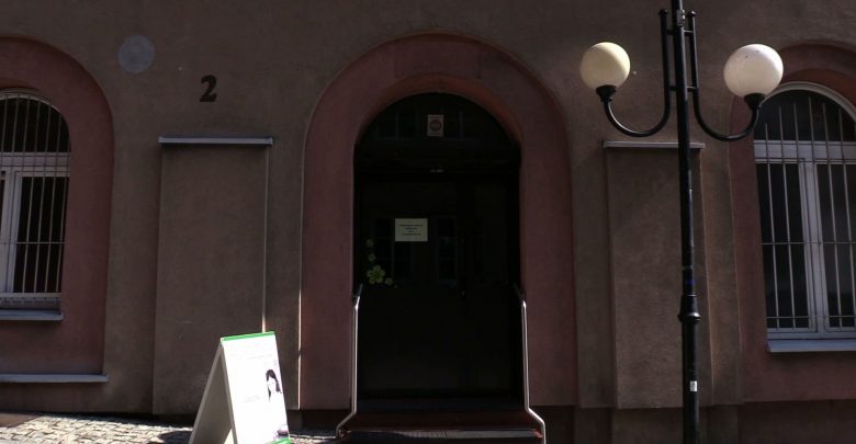 Marszałek uratuje Wojewódzki Ośrodek Adopcyjny w Wodzisławiu? Grozi mu zamknięcie!