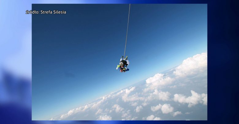 Osoby zmagające się z SMA, czyli rdzeniowym zanikiem mięśni skakały ze spadochronem na gliwickim lotnisku