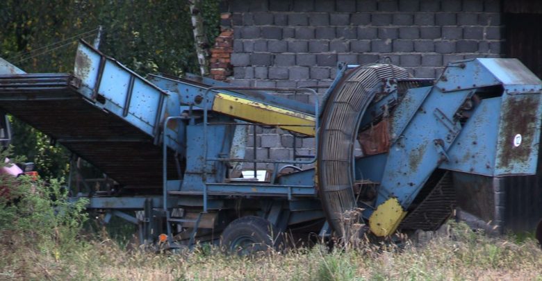 Tragedia podczas prac polowych w Miedźnej. Pracującej na polu kobiecie maszyna rolnicza zdarła skórę z głowy i części twarzy