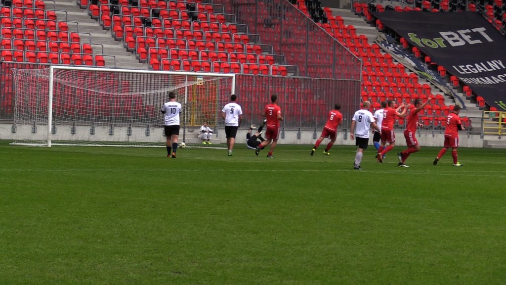 Na Stadionie Miejskim w Tychach odbył się mecz pomiędzy drużynami Gigantów dla Świetlikowa a Przyjaciółmi Fundacji