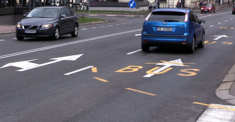 Buspas w Katowicach znika. Specjalny pas dla autobusów wróci na Mikołowską?