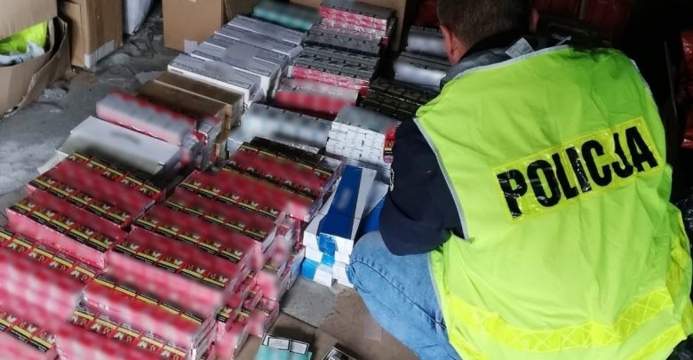 Katowice: Lewe papierosy i alkohol w garażu