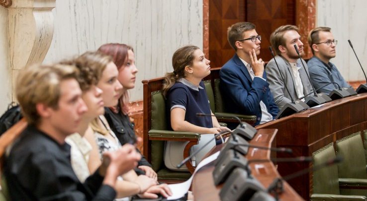 Siedemnaście spośród 58 radnych Młodzieżowego Sejmiku Województwa Śląskiego kończy swoją kadencję (fot.slaskie.pl)