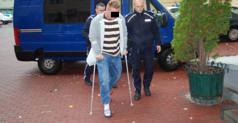 Co za furiat! Najpierw Pobił kobietę w ciąży i zostawił ją w windzie, później "rzucał się" na przypadkowych ludzi (fot.www.policja.pl)