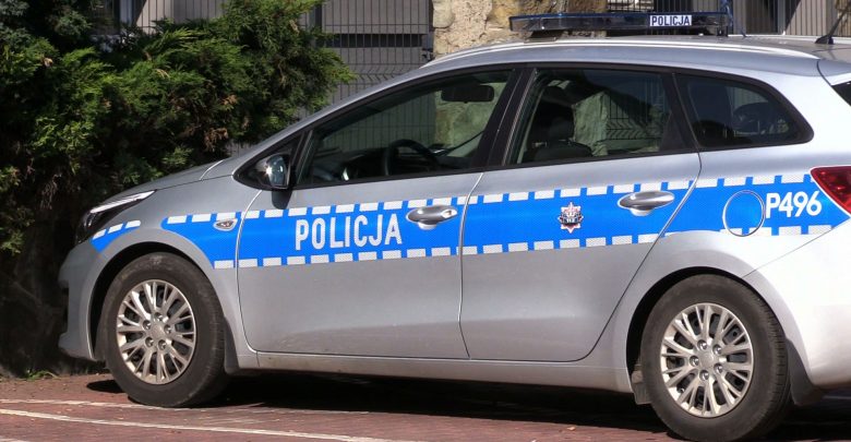 Sosnowieccy kryminalni z zespołu poszukiwań zatrzymali mężczyznę, którego poszukiwali od 2012 roku. Za 55-latkiem wydano listy gończe, bowiem powinien odbywać wyroki więzienia za kradzieże