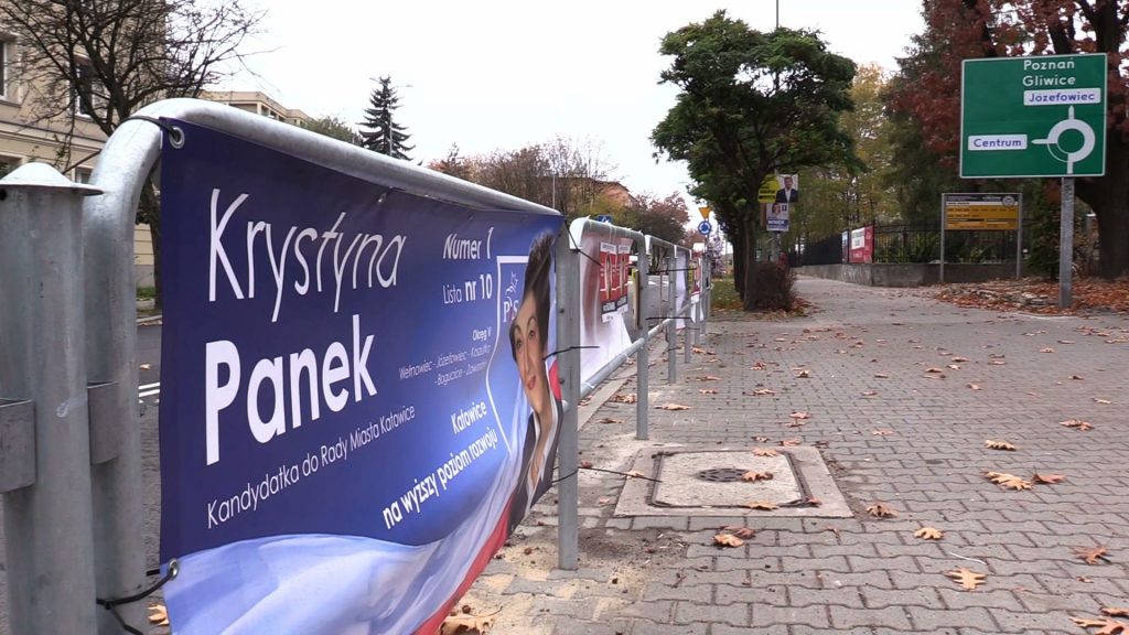 Psy na Śląsku cieszą się z końca kampanii wyborczej. Dostaną wyborcze banery jako ocieplenie bud!