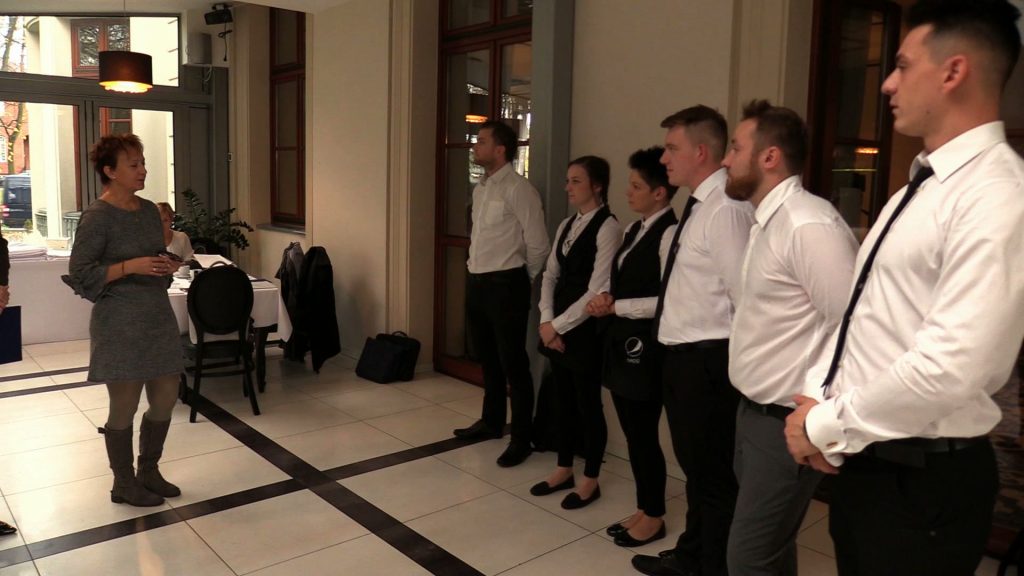W Chorzowie odbył się pierwszy egzamin czeladniczy w zawodzie kelner organizowany przez Izbę Rzemieślniczą Małej i Średniej Przedsiębiorczości w Katowicach