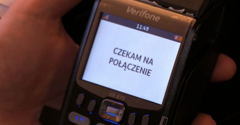 Śląski: Kwesty na cmentarzach bez gotówki? Wolontariusze będą mieli terminale do kart