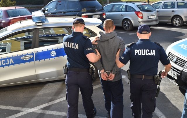 Zadał 50-latkowi trzy ciosy nożem. Był zazdrosny o żonę (fot.KPP Śrem)