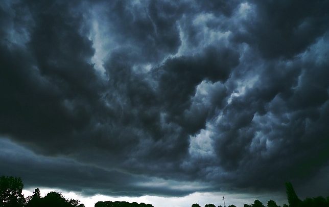 Silny wiatr, opady deszczu a nawet śniegu! Taka pogoda do końca tygodnia