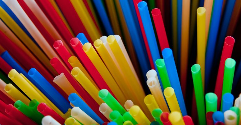 NIE dla plastiku! Parlament Europejski zakazał używania słomek i patyczków do uszu (fot.poglądowe/www.pixabay.com)