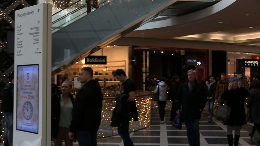 Dziś Black Friday, czyli Czarny Piątek - dzień największych wyprzedaży. W Katowicach nie zabrakło tych, którzy chcieli wykorzystać duże obniżki cen
