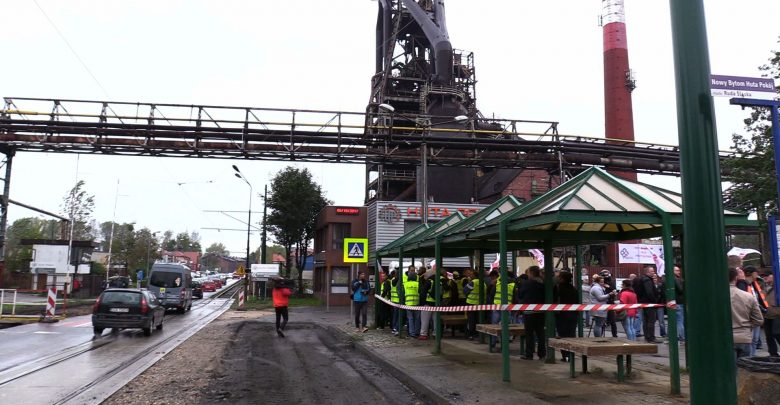 Program dobrowolnych odejść w Hucie Pokój to "lipa"? Jest odpowiedź Węglokoksu