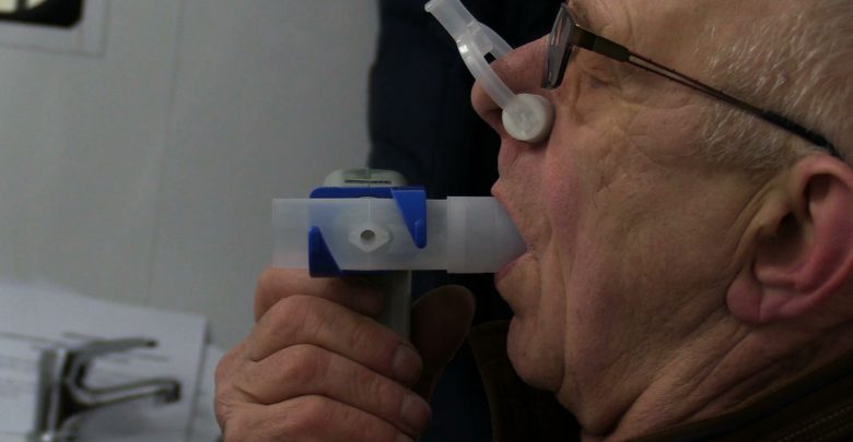 Wystarczyło wejść do specjalnego busa i porządnie dmuchnąć, żeby dowiedzieć się czym tak naprawdę oddychamy. W Chorzowie stanął spirobus