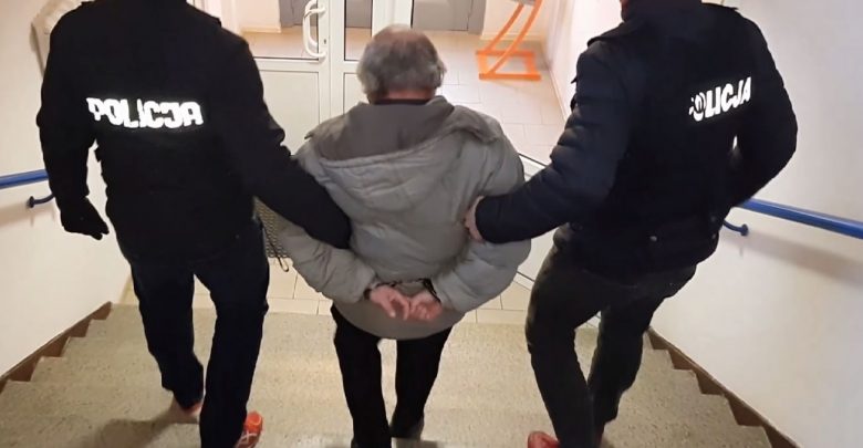 Miał złapać za krocze małego chłopca i molestować jeszcze piątkę innych dzieci. 67-latek został aresztowany (fot.KWP Gdańsk)