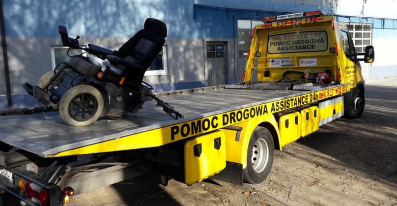 Jaworzno: Koparka wjechała w wózek inwalidzki. Wezwano lawetę