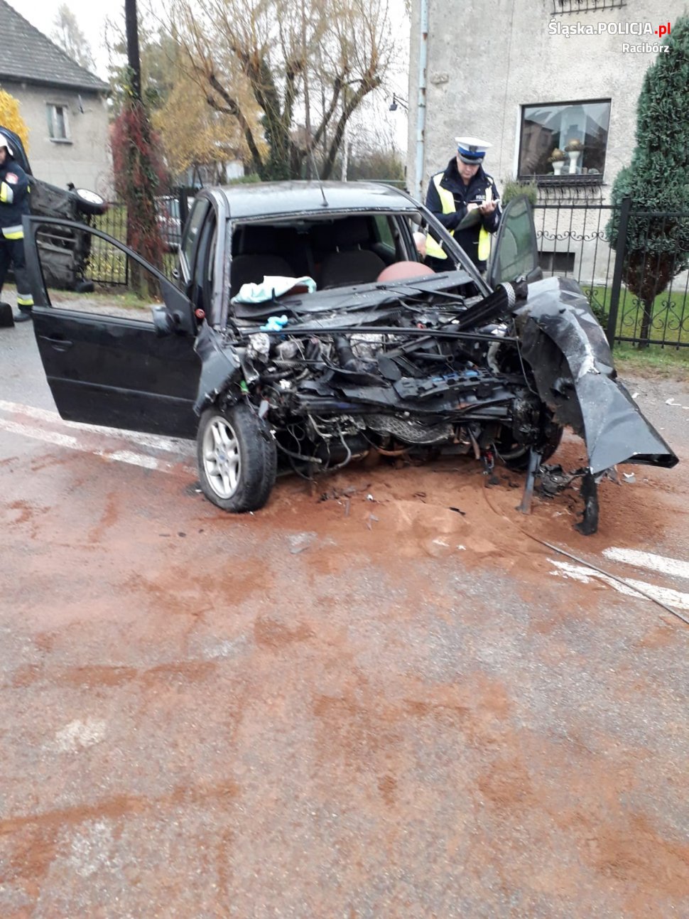 Śmiertelny wypadek w Markowicach koło Raciborza. W zderzeniu zginęło małżeństwo. Za kierownicą drugiego auta - pijany kierowca (fot.policja)