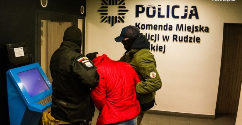 Sceny niczym z filmu grozy w Rudzie Śląskiej. 34-latek chciał oszpecić swoją byłą dziewczynę (fot.Śląska Policja)