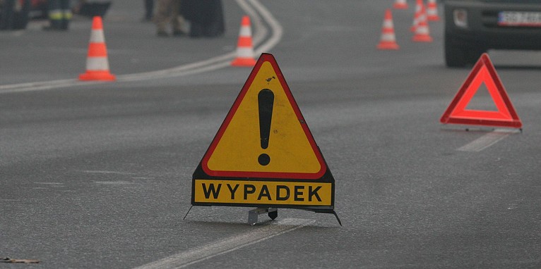 Tragiczny wypadek na DTŚ w Świętochłowicach. Zginął mężczyzna, który stał na poboczu (fot.poglądowe)