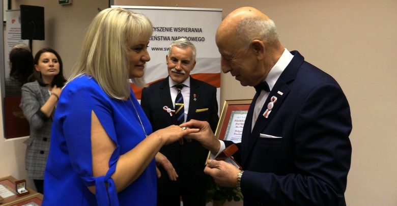 Dyrektor Telewizji TVS Małgorzata Piechoczek uhonorowana Pierścieniem Patrioty
