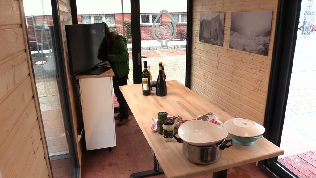 Kontener do mieszkania kosztował ponad 1 mln 900 tys. zł. Jednak plany są ambitne, bo docelowo kontenery miałyby być całkowicie autonomiczne i dużo tańsze w produkcji