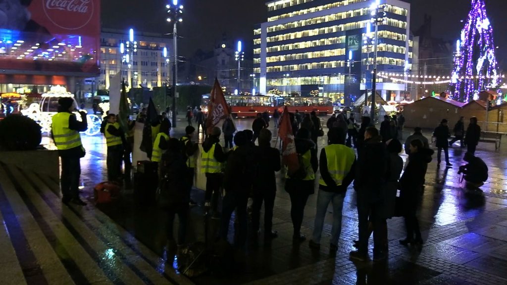 Narodowcy protestowali na katowickim Rynku przeciwko presji wywieranej na Polskę ze strony środowiska międzynarodowego