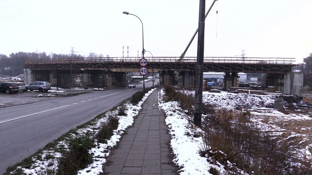 Na placu budowy drogi pomiędzy Raciborzem a Pszczyną praca wre. Niewykluczone jednak, że jej efektów doczekamy się później